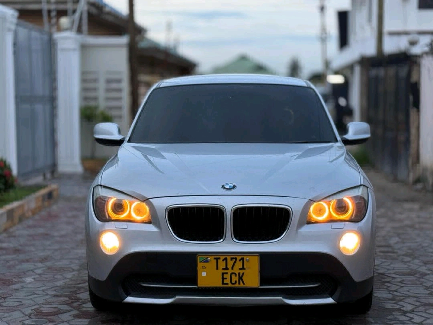 Silver BMW X1 SUV 1990 Cc