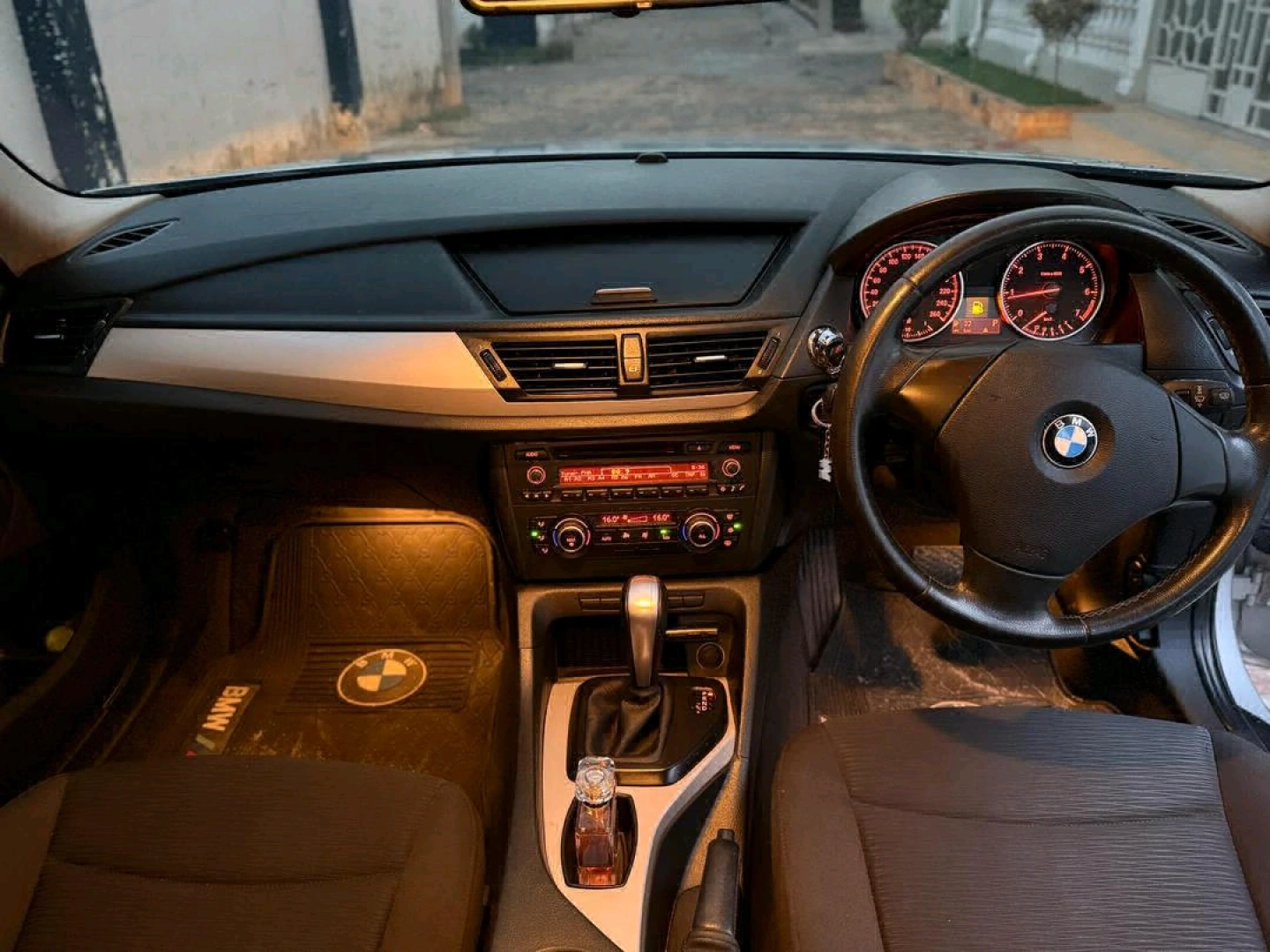 Silver BMW X1 SUV 1990 Cc thumbnail 7