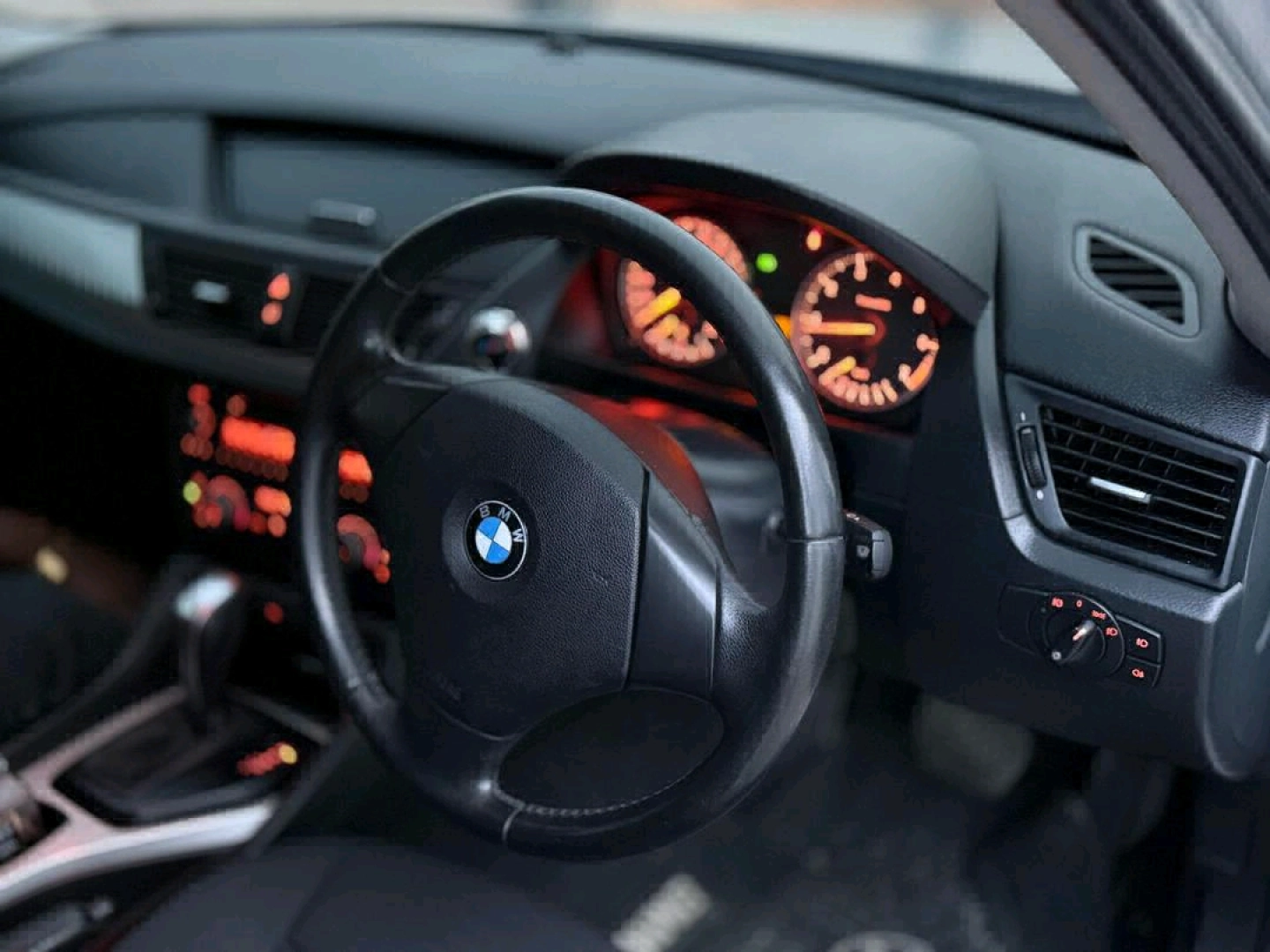 Silver BMW X1 SUV 1990 Cc thumbnail 8