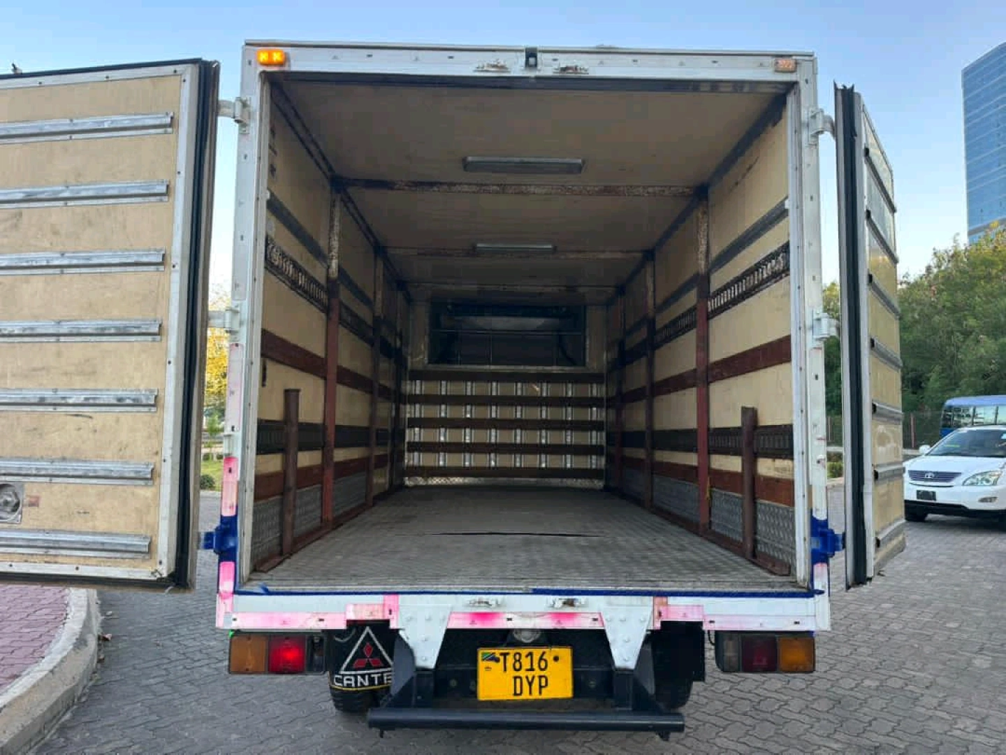 Used Mitsubishi Canter Box Truck 1999 (4D35 Engine) thumbnail 5