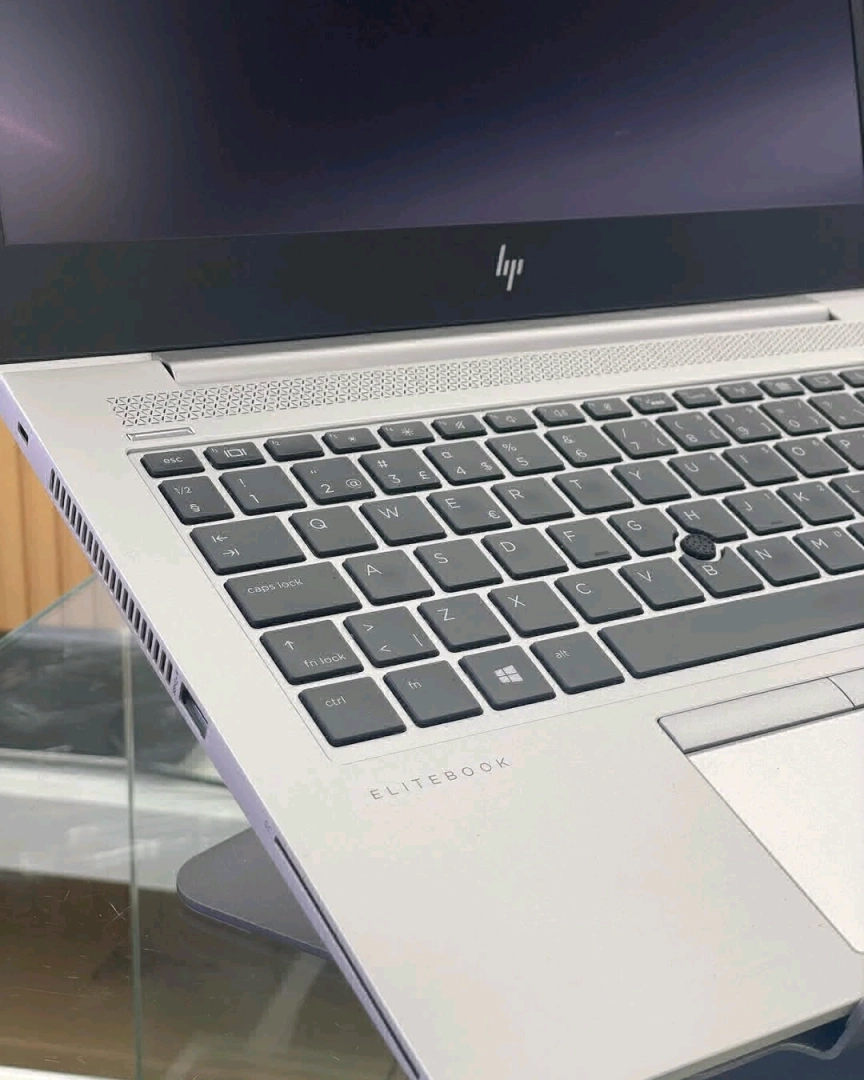 HP EliteBook 830 G5 Core i5 7th Gen Laptop thumbnail 5
