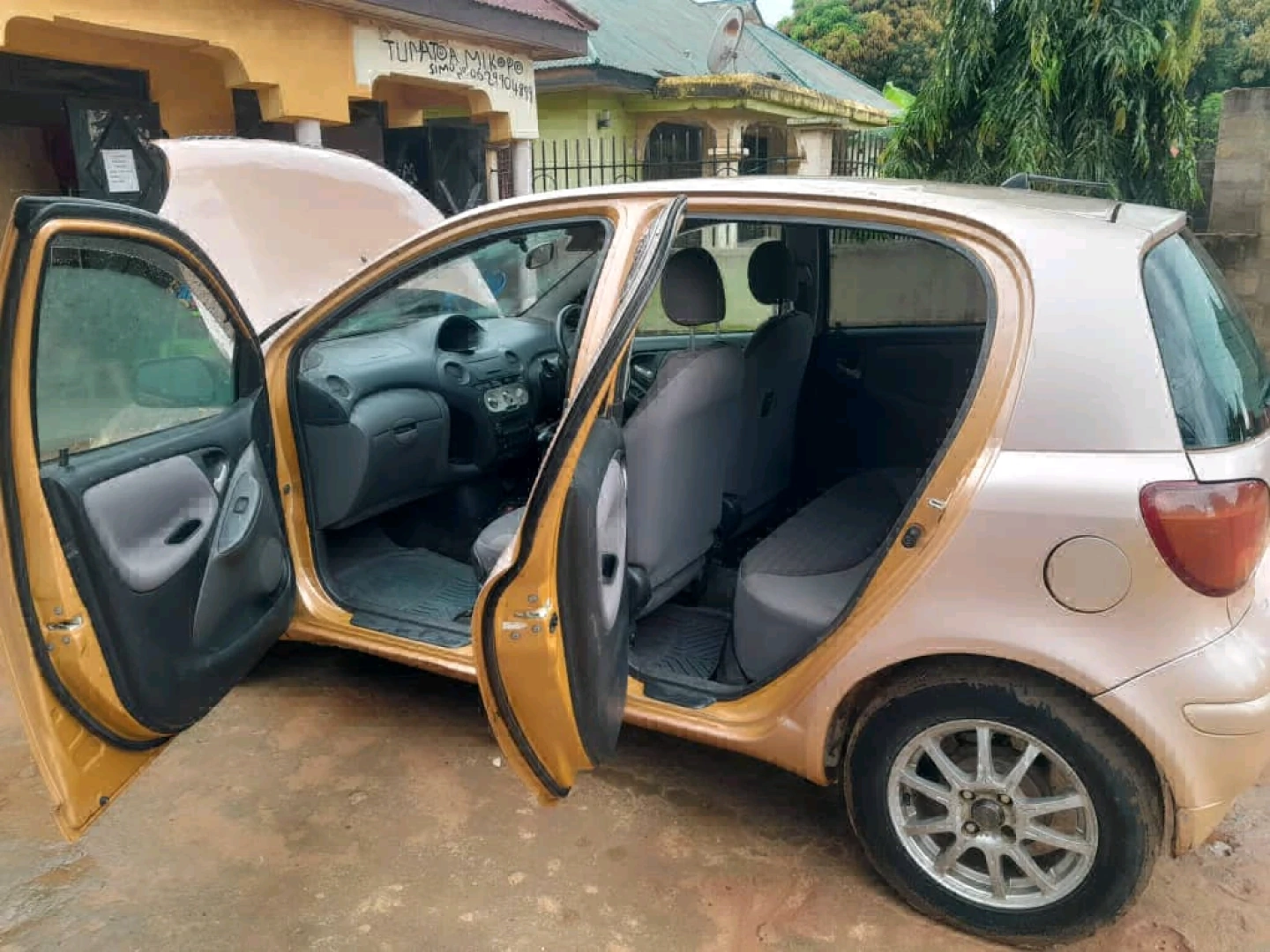 Used Toyota Vitz Old Model Automatic 990 CC thumbnail 6