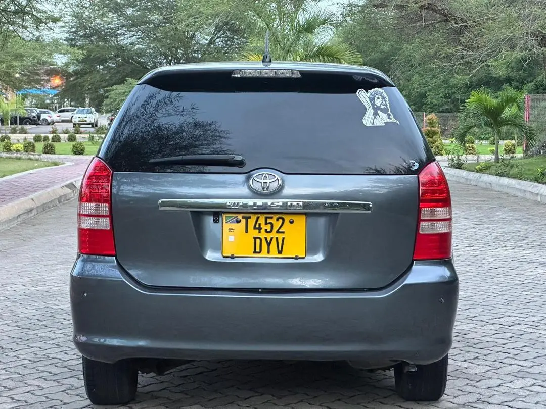 Toyota Wish 2005 Grey thumbnail 2