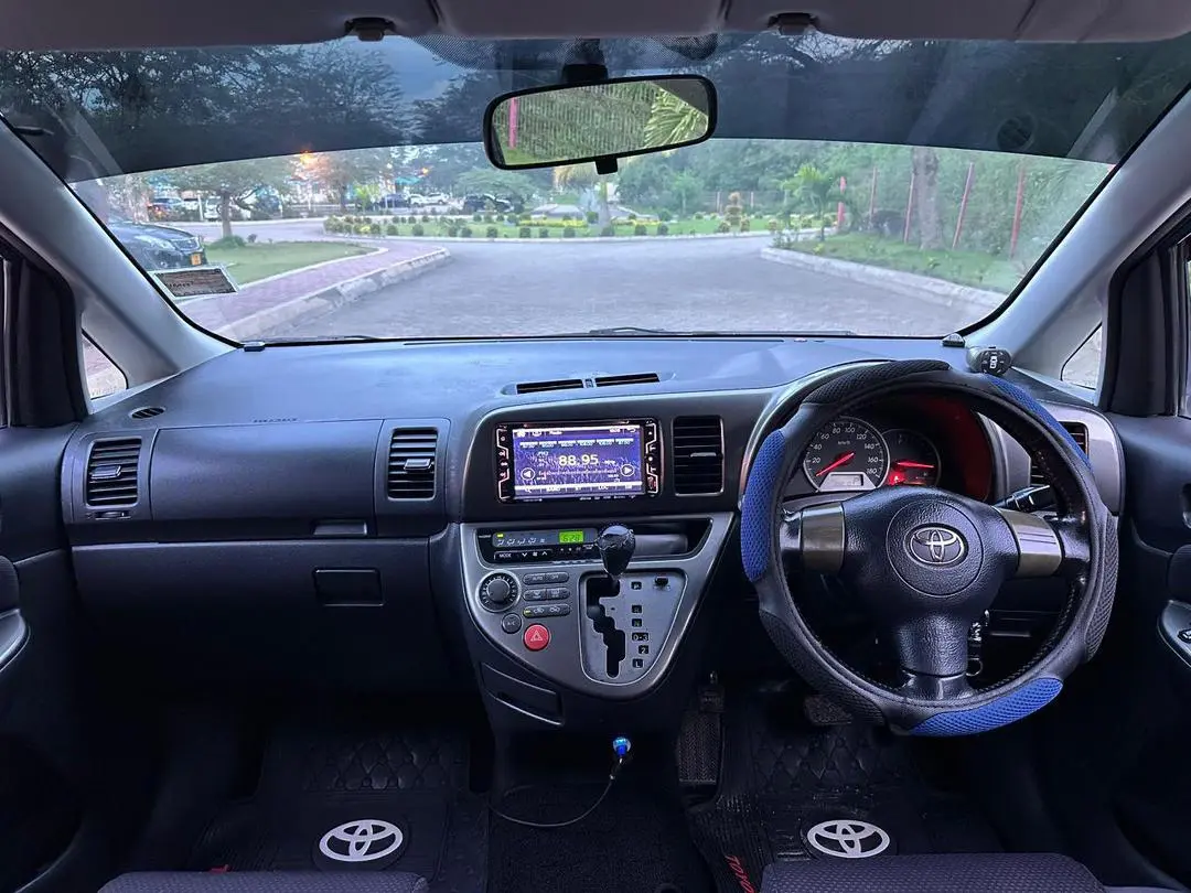 Toyota Wish 2005 Grey thumbnail 5