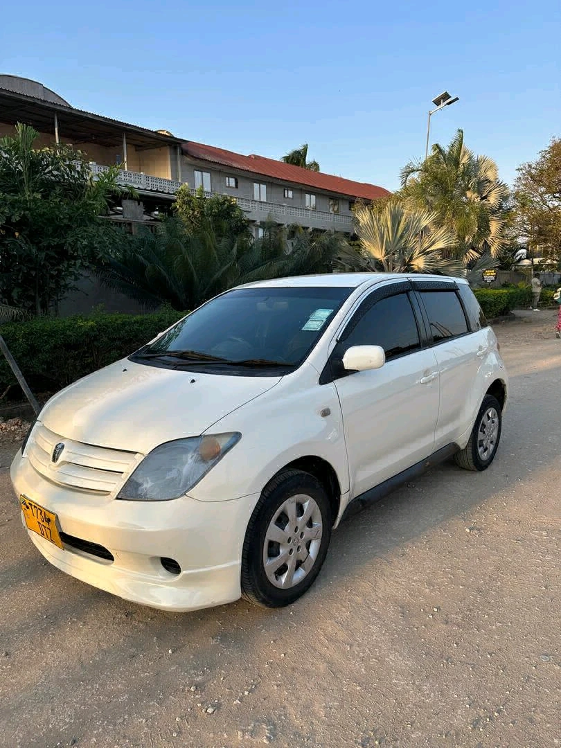 Used Toyota IST 1490cc (T734 DTZ) Full AC thumbnail 6