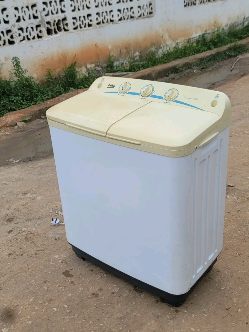Beko 9kg Twin-Tub Washing Machine