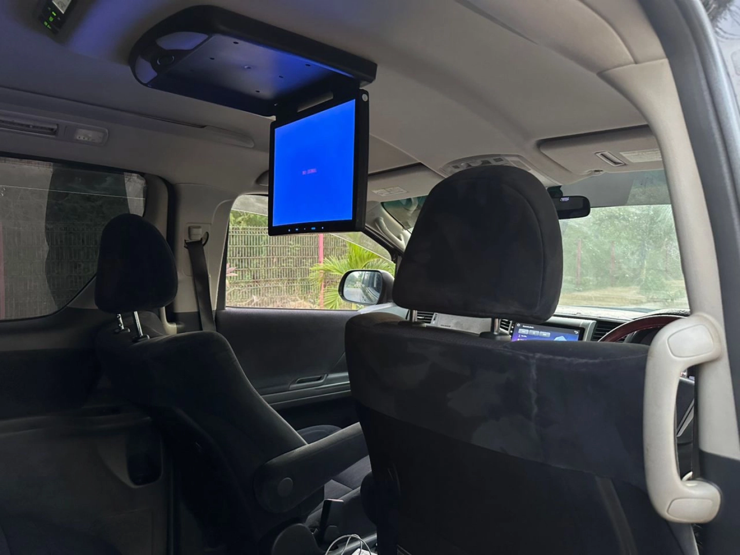 Used Toyota Vellfire 2009 (Reg EBE) thumbnail 6