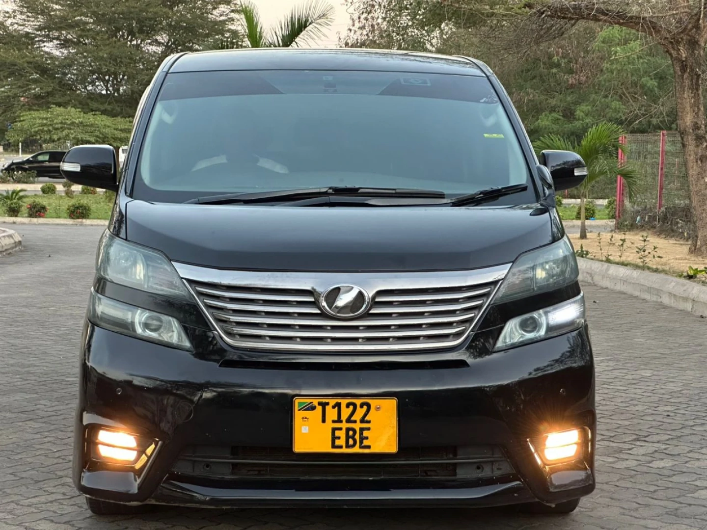 Used Toyota Vellfire 2009 (Reg EBE) thumbnail 7