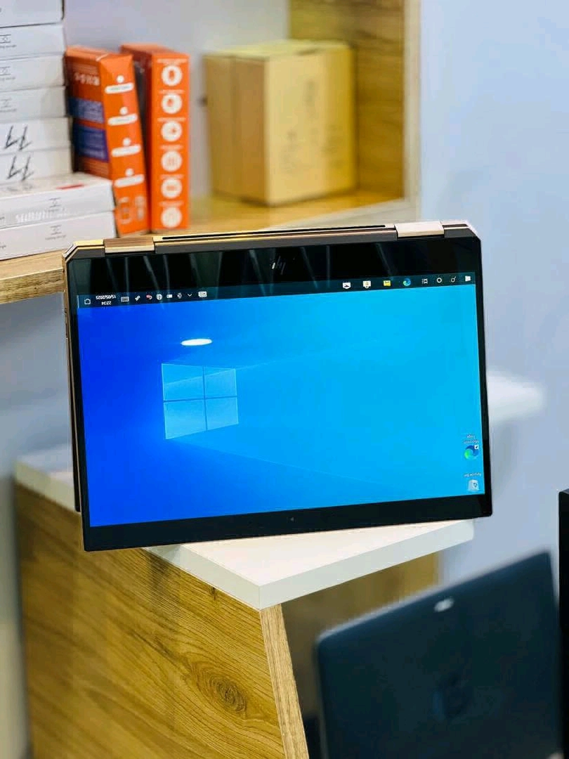 HP Spectre x360 13 Core i7 8th Gen Laptop 16GB/512GB SSD thumbnail 2