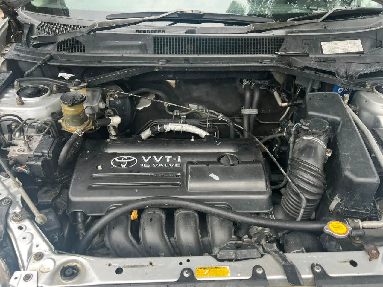 Silver Toyota RAV4 (DFV) thumbnail 8