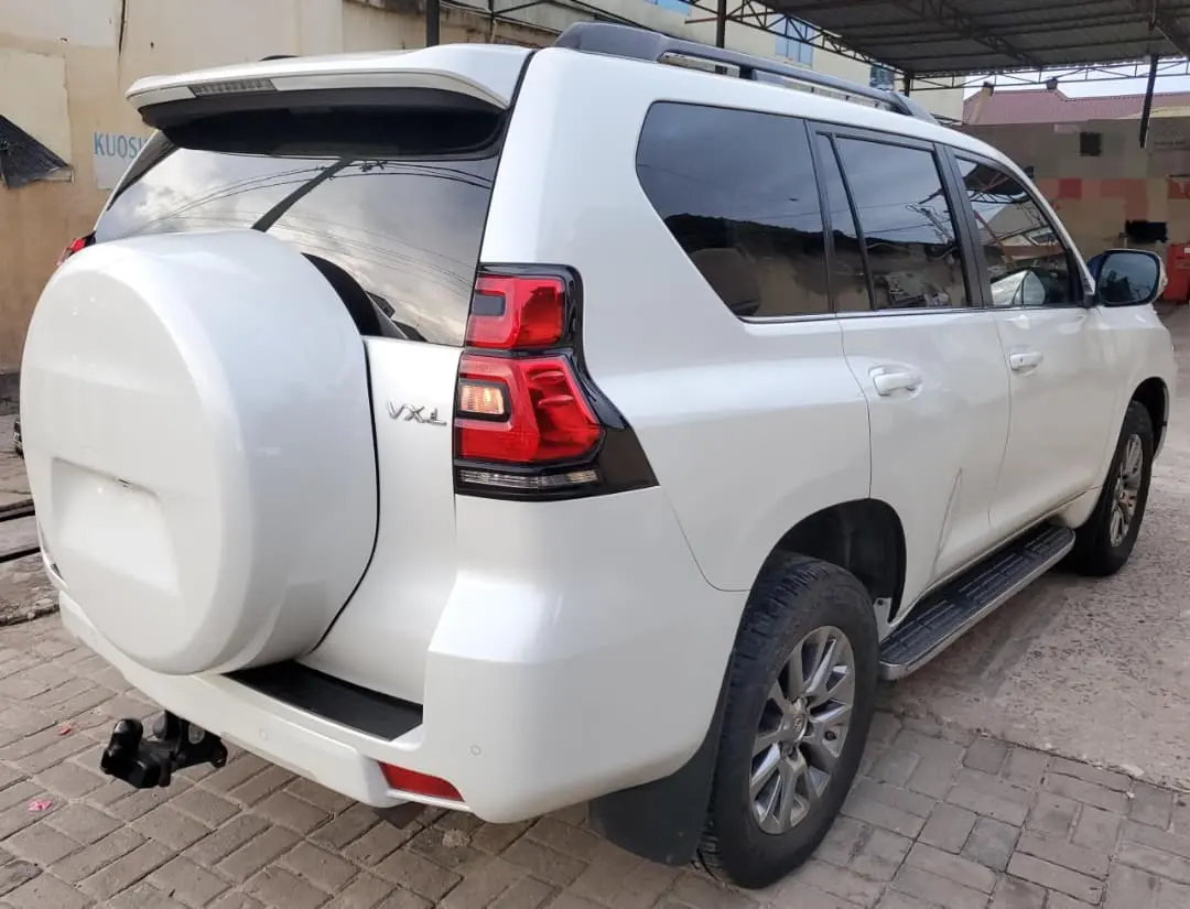 2022 Toyota Land Cruiser Prado KDJ150 thumbnail 4