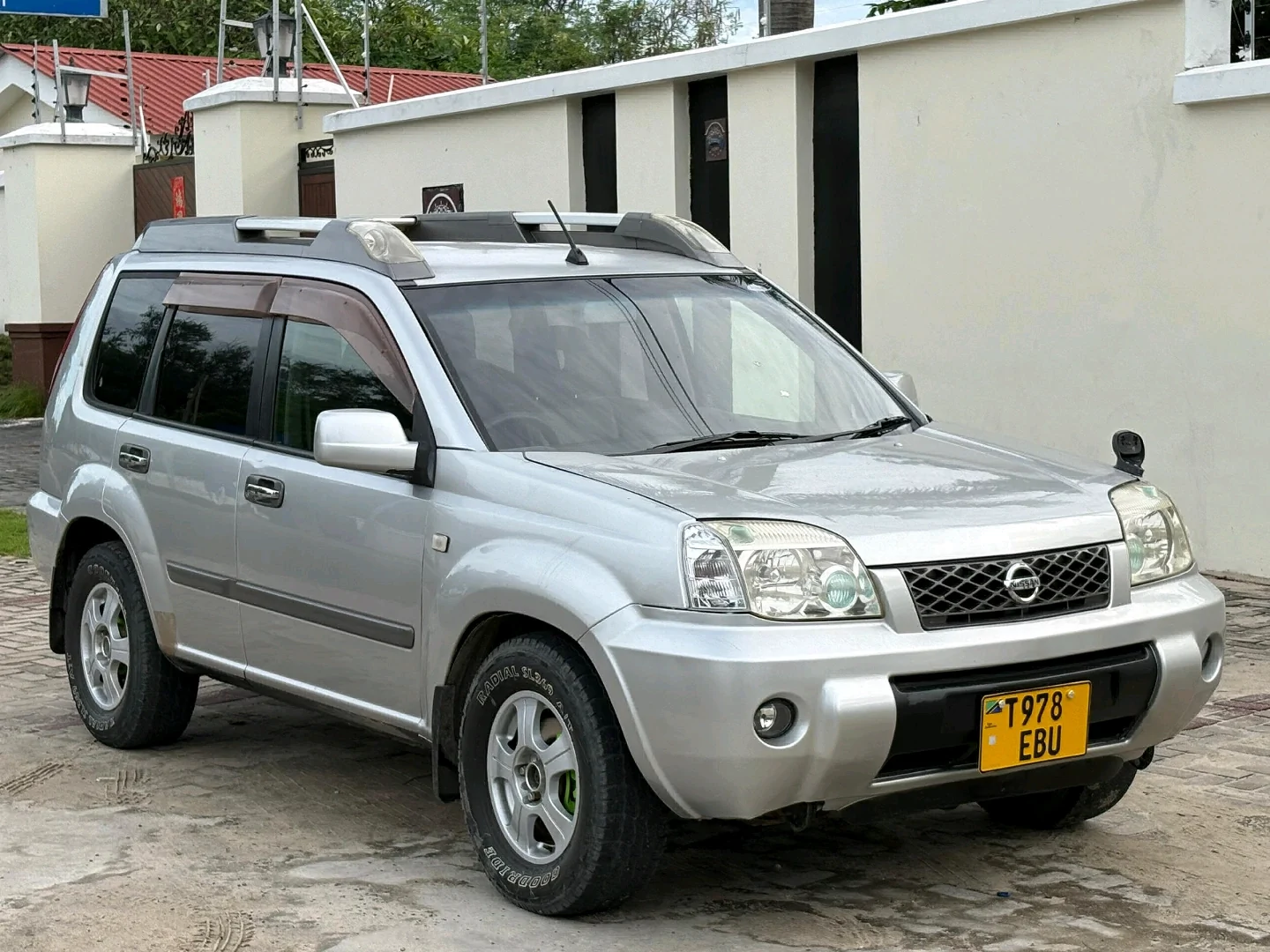 Nissan X-Trail 2006 Silver Automatic SUV thumbnail 2