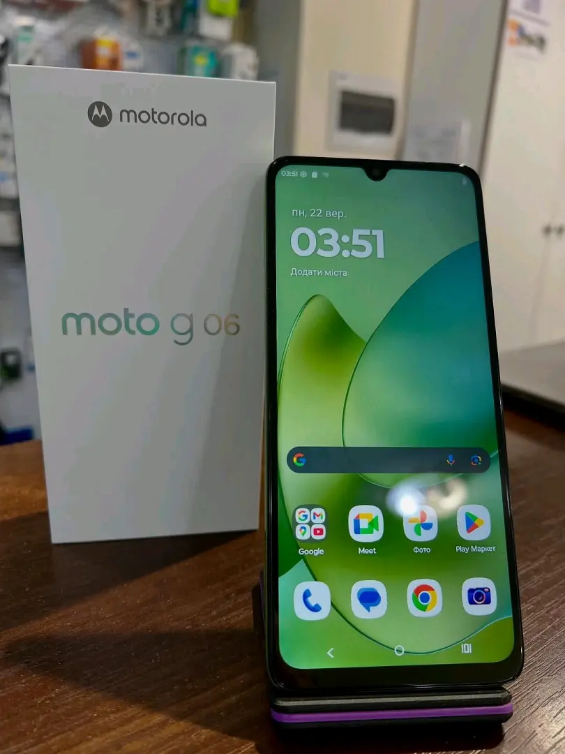 New Motorola G06 Smartphone (Green, 256GB) thumbnail 2