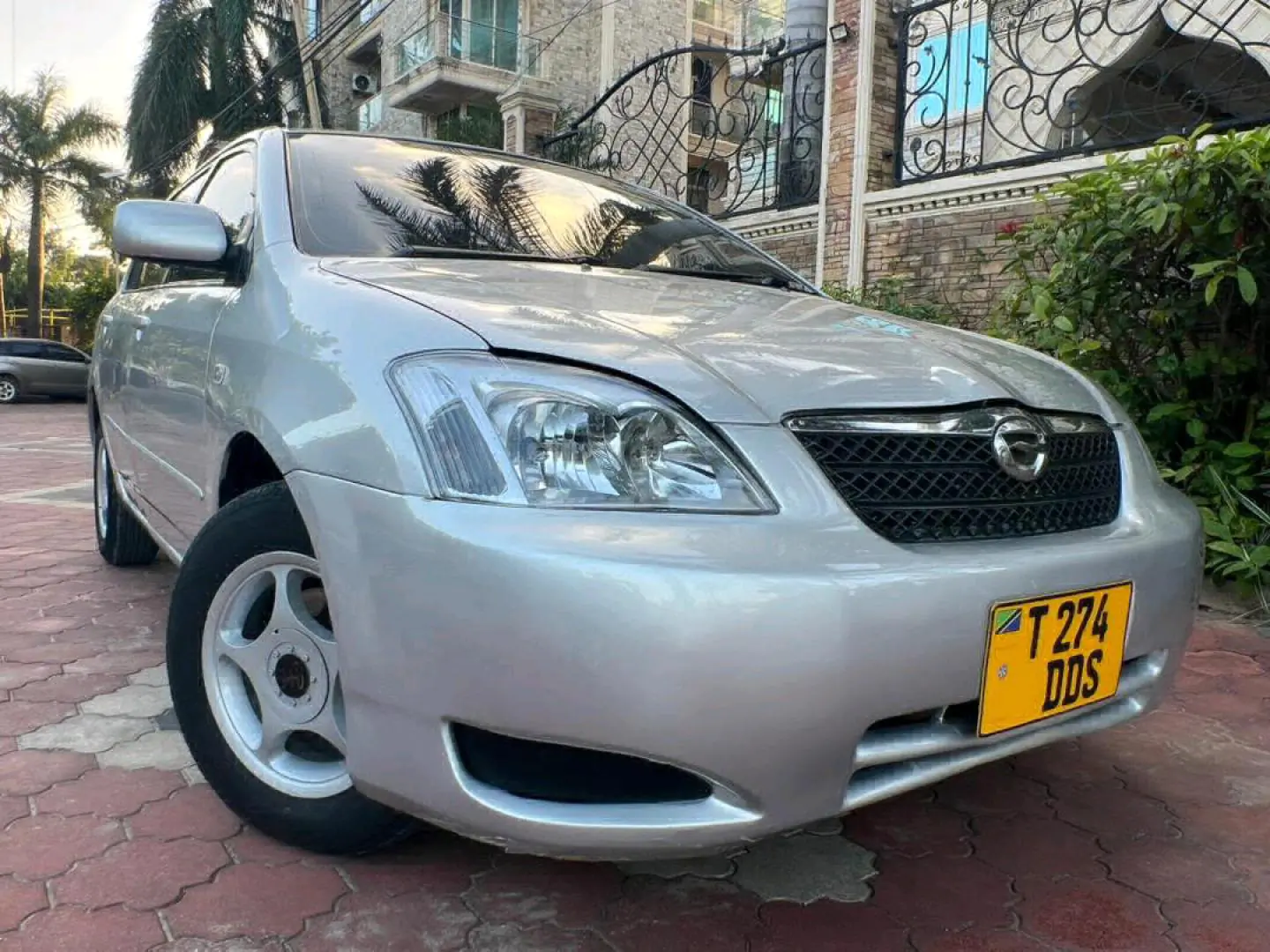 Toyota RunX 2004 Silver thumbnail 3