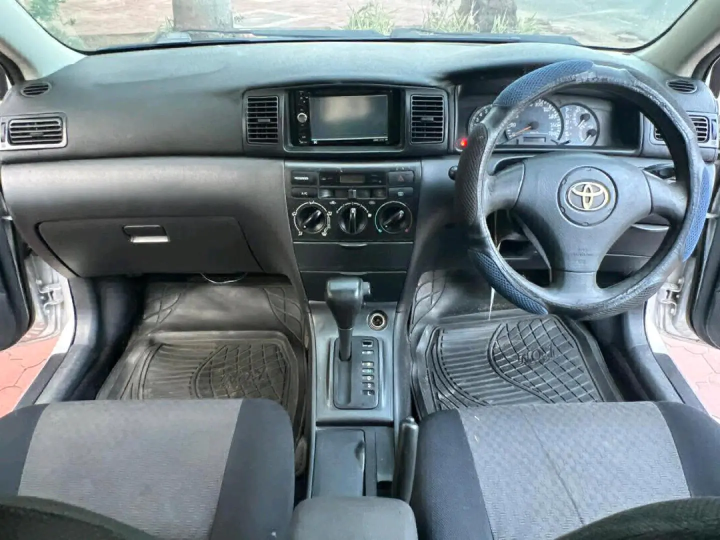 Toyota RunX 2004 Silver thumbnail 9