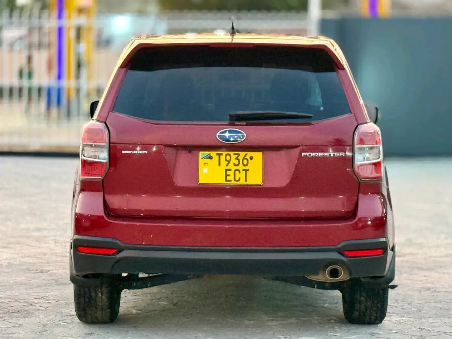 Red Subaru Forester/Impreza SUV thumbnail 2