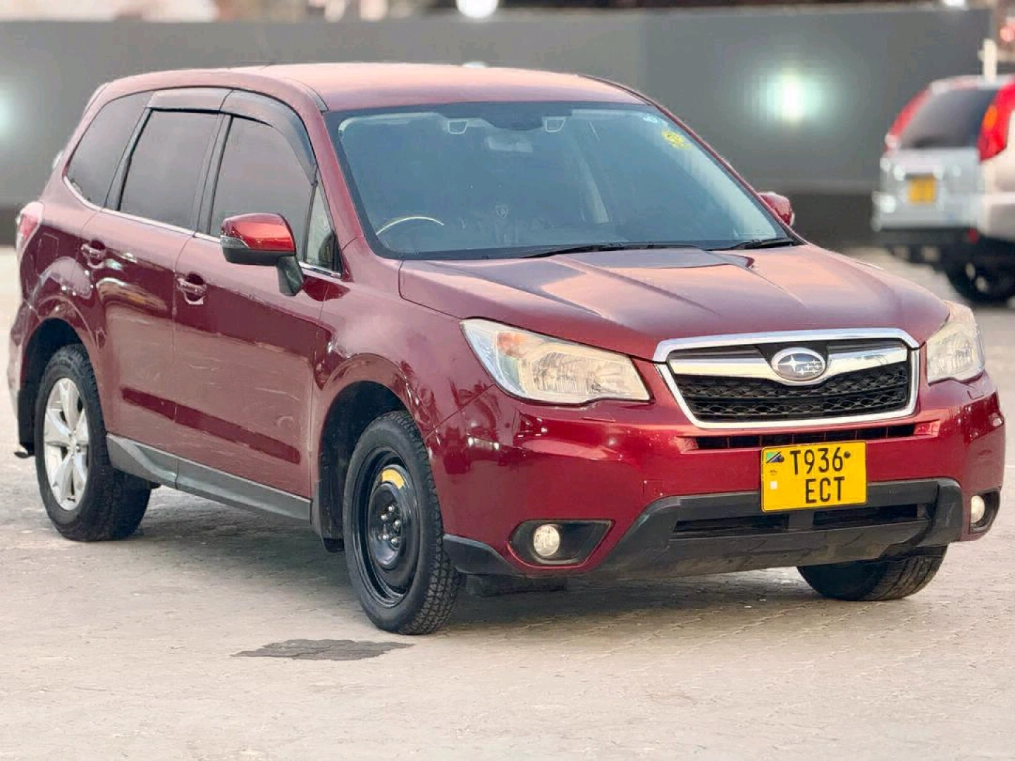 Red Subaru Forester/Impreza SUV thumbnail 5
