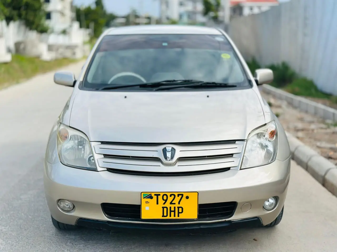 Toyota Ist 2003 (DHP)