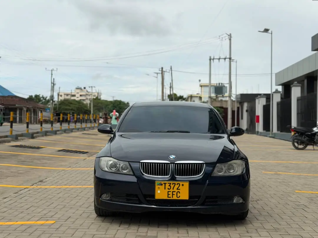 BMW 325i Sedan (EFC) thumbnail 4