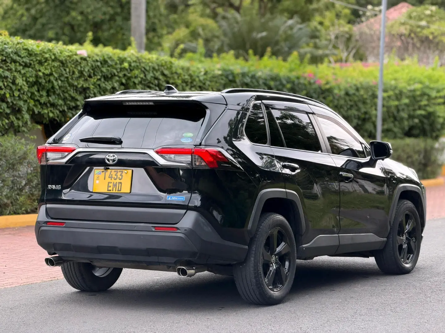 2020 Toyota RAV4 thumbnail 4