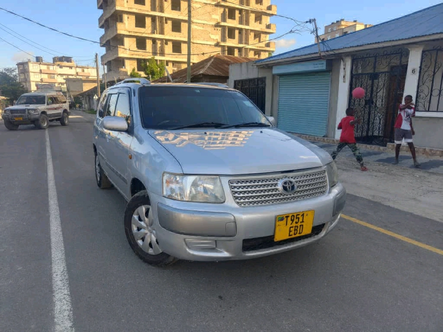 Toyota Succeed Van 2006 Silver Full AC thumbnail 2