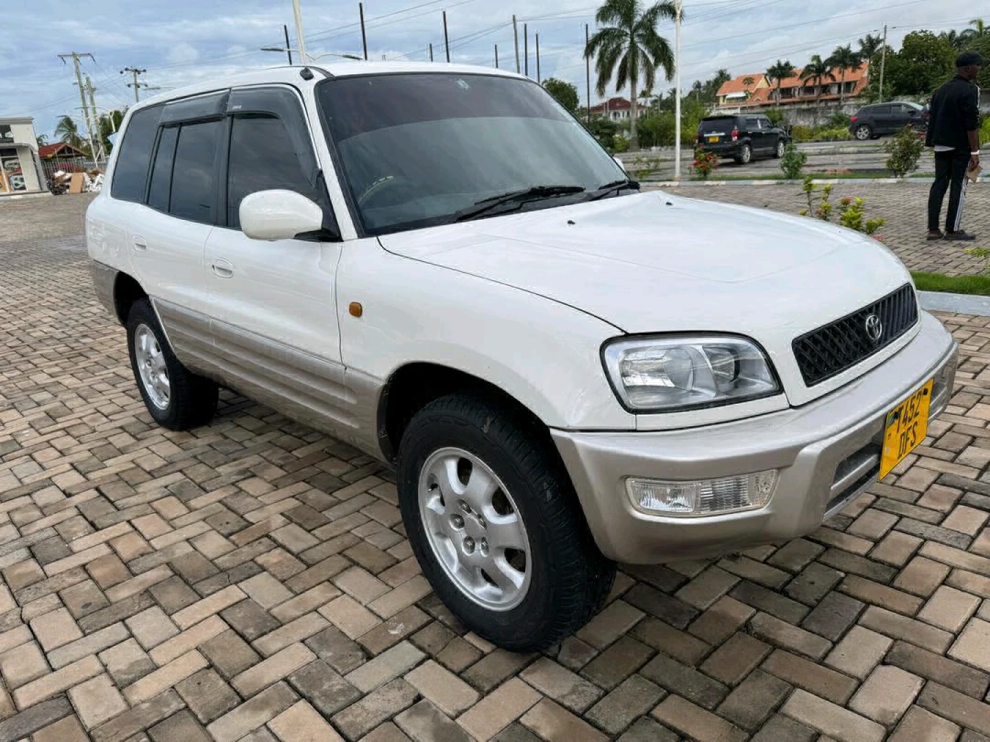 Toyota RAV4 Old Model 1998 thumbnail 3