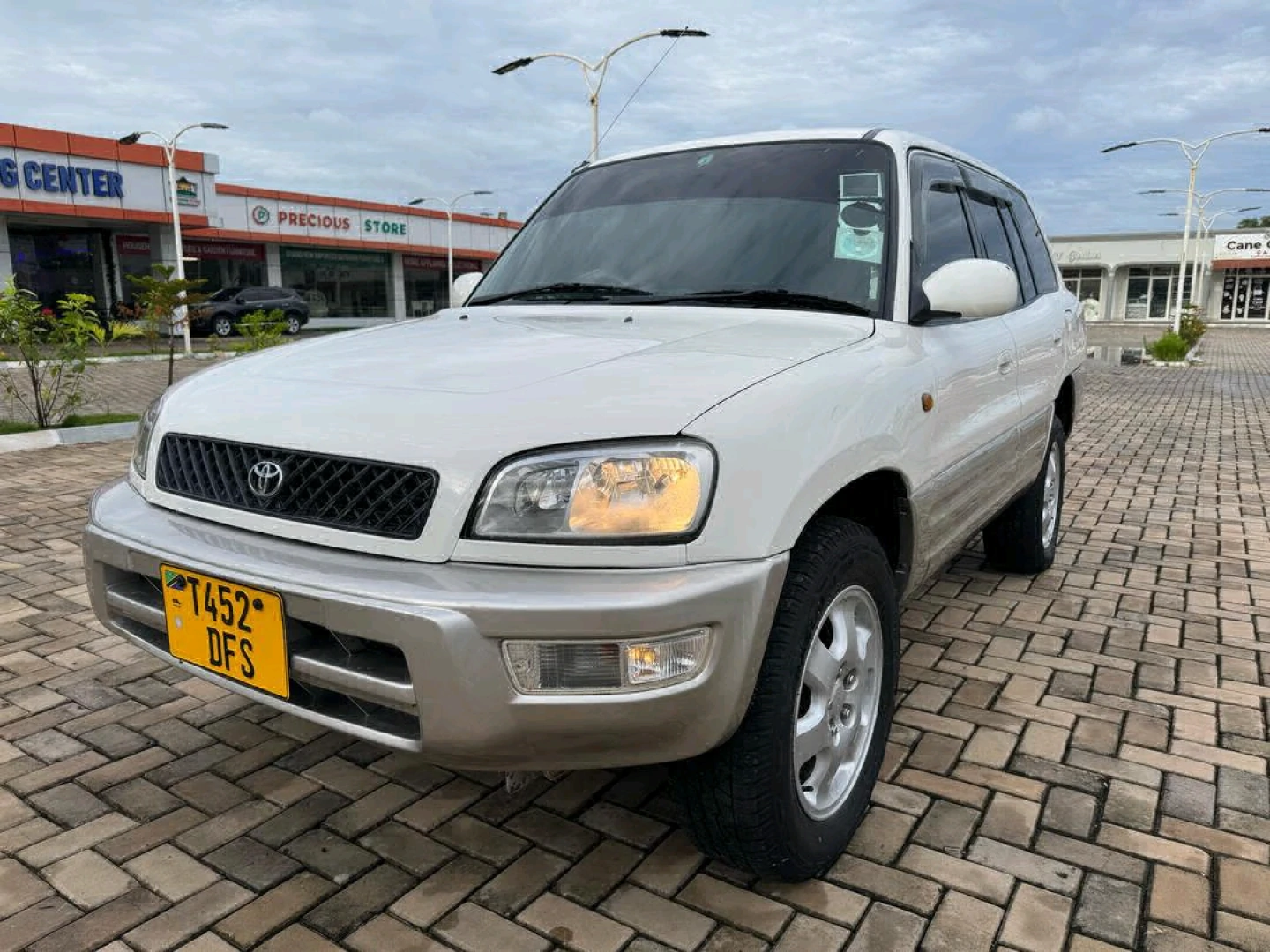 Toyota RAV4 Old Model 1998 thumbnail 8