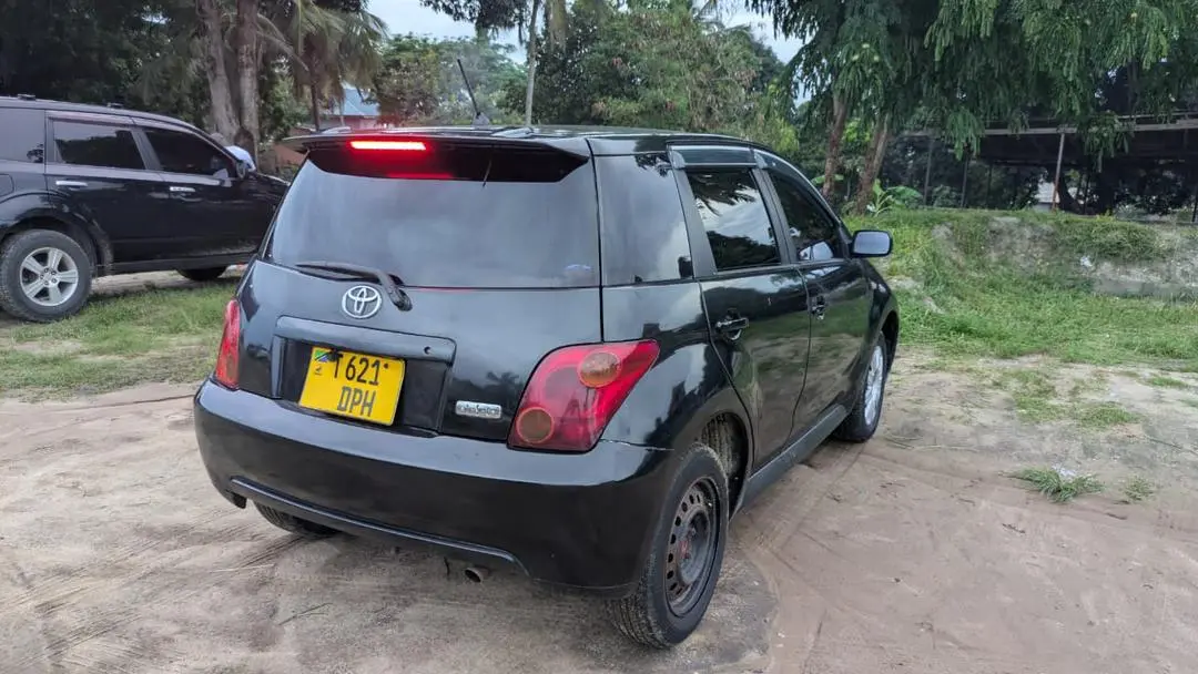 Toyota Ist CC 1290, Black, Full AC thumbnail 2