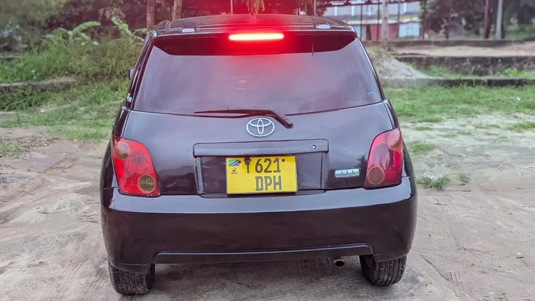 Toyota Ist CC 1290, Black, Full AC thumbnail 4