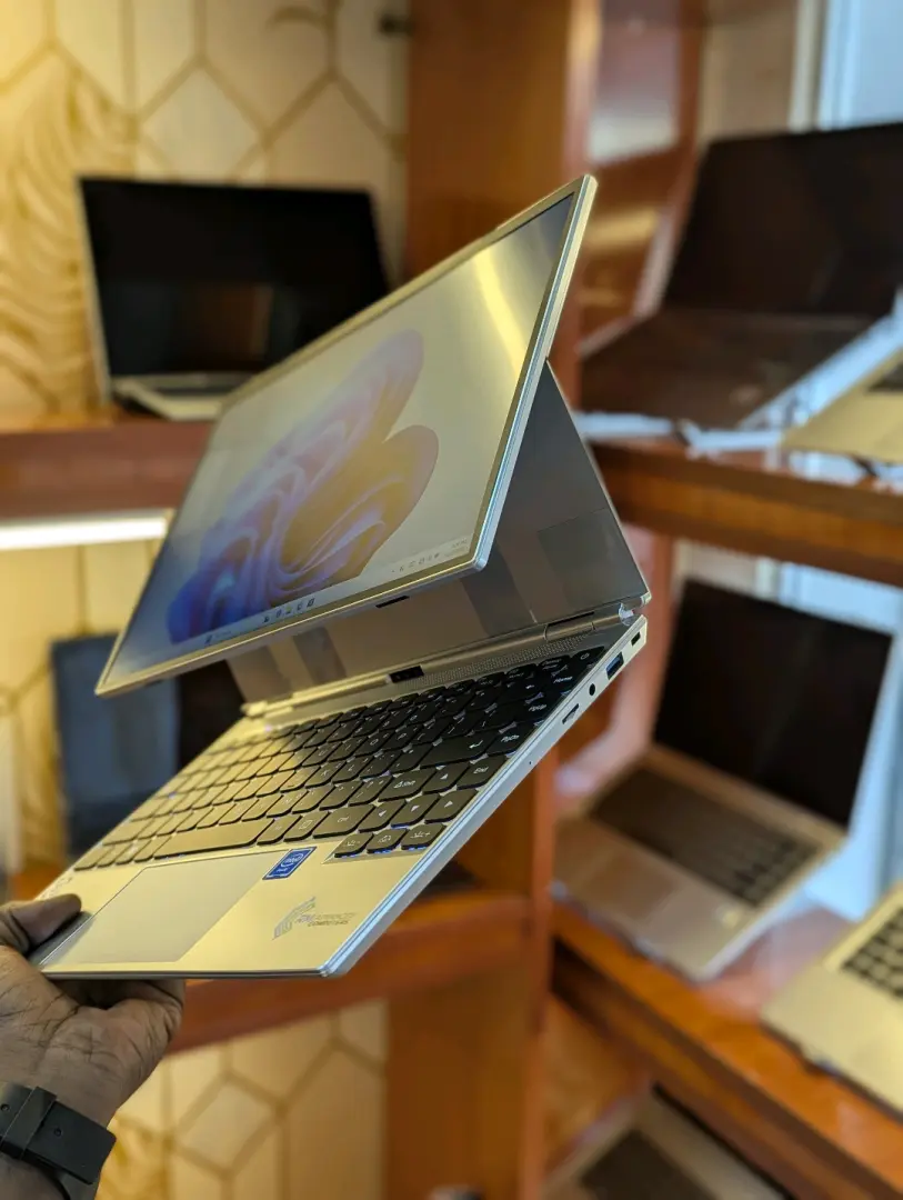 Brand New Intel 2-in-1 Laptop 16GB RAM/512GB SSD thumbnail 4