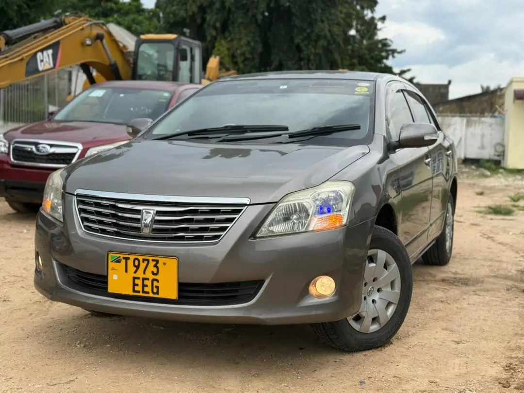 Toyota Premio F