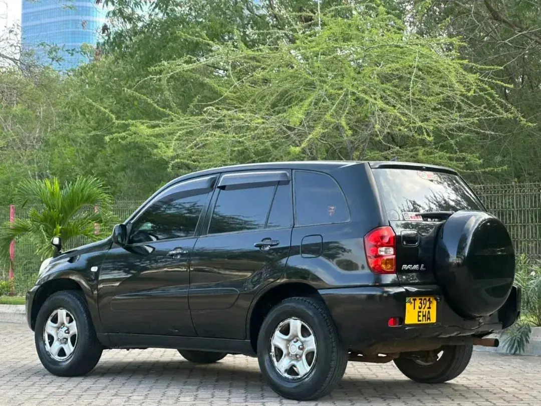 Toyota RAV4 2006, L Reg, 1990cc thumbnail 4