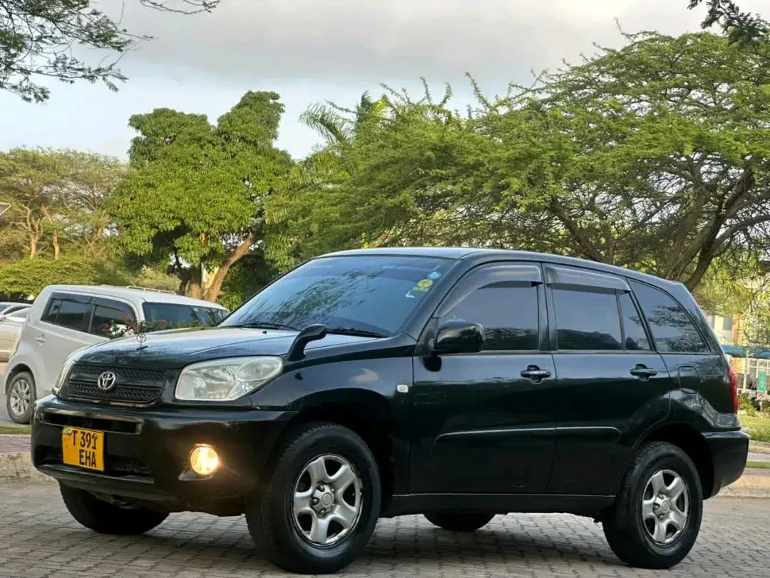 Toyota RAV4 2006, L Reg, 1990cc thumbnail 5