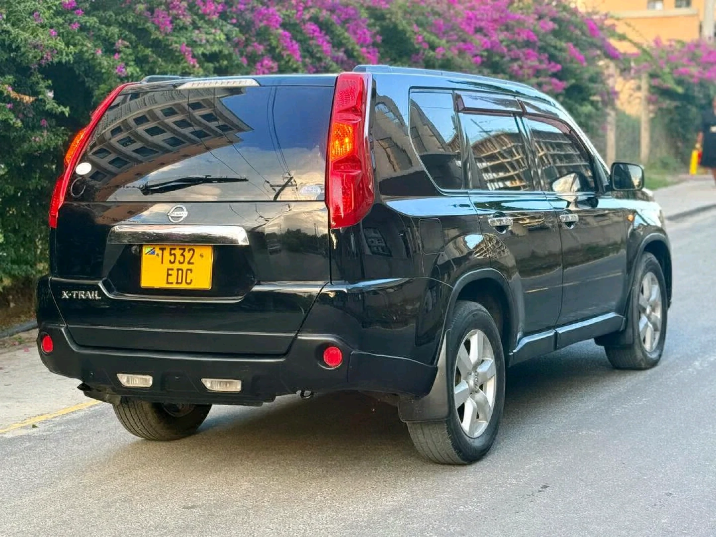 Nissan X-Trail 2009 Black SUV (Reg EDC) thumbnail 2