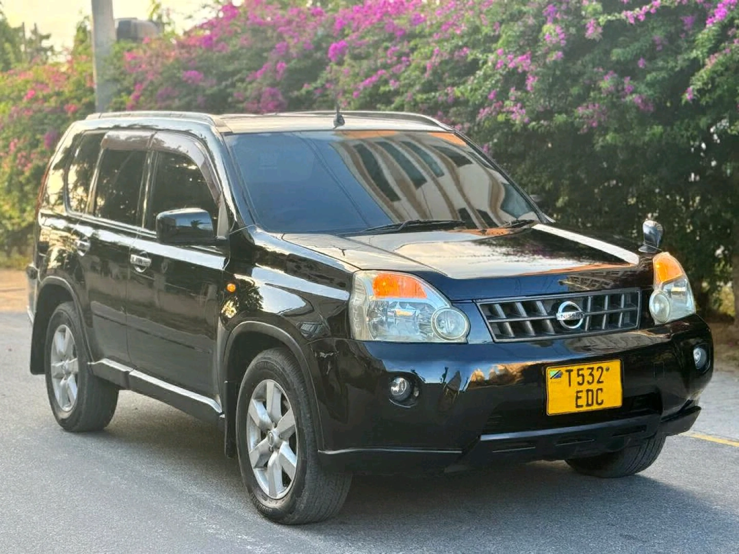 Nissan X-Trail 2009 Black SUV (Reg EDC) thumbnail 3