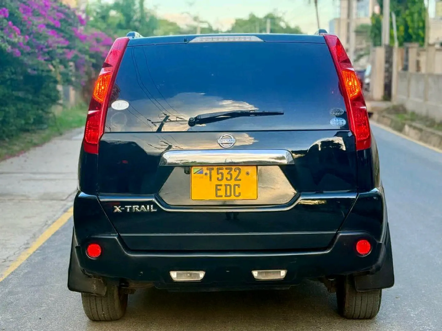 Nissan X-Trail 2009 Black SUV (Reg EDC) thumbnail 5