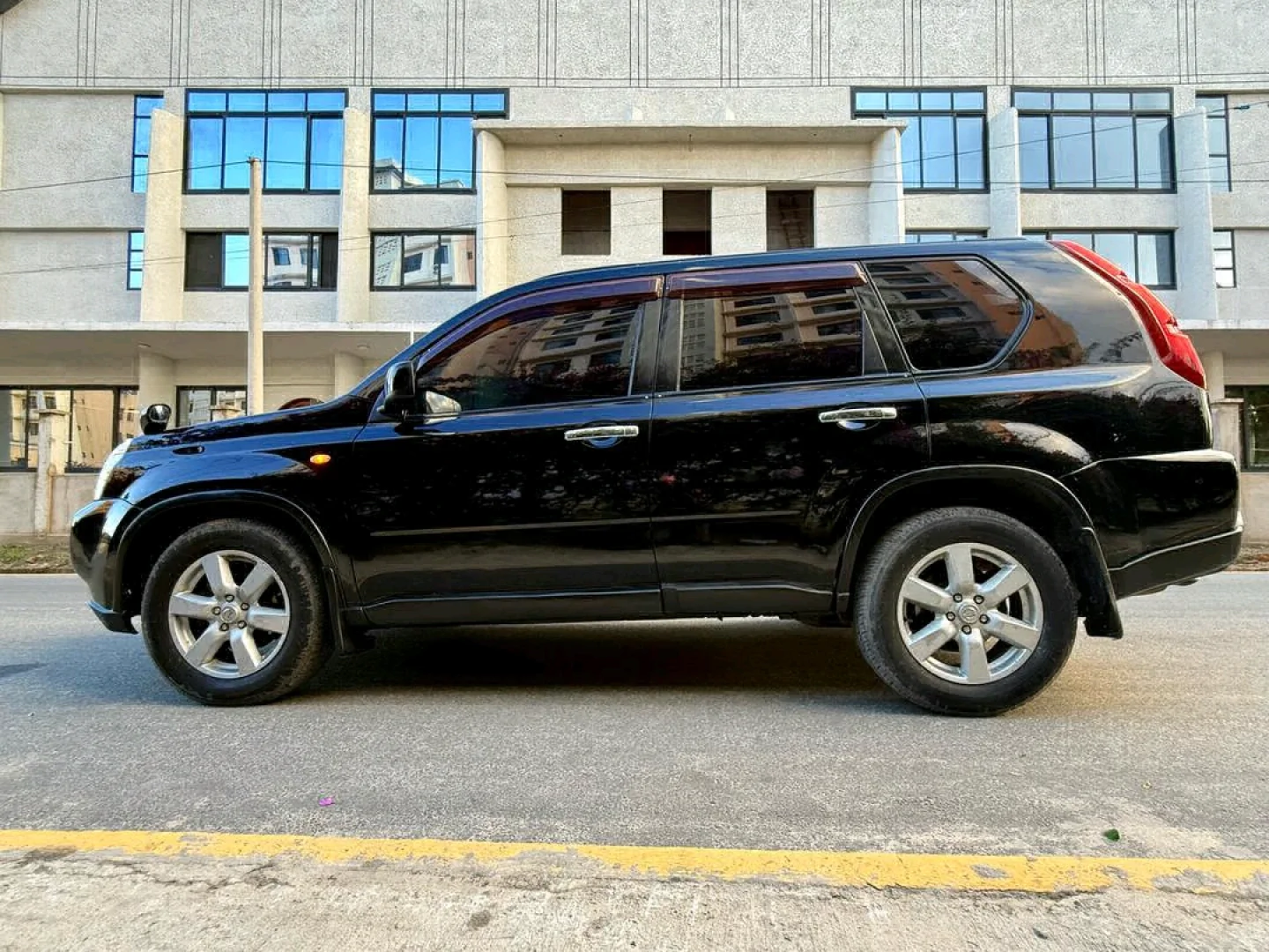 Nissan X-Trail 2009 Black SUV (Reg EDC) thumbnail 6