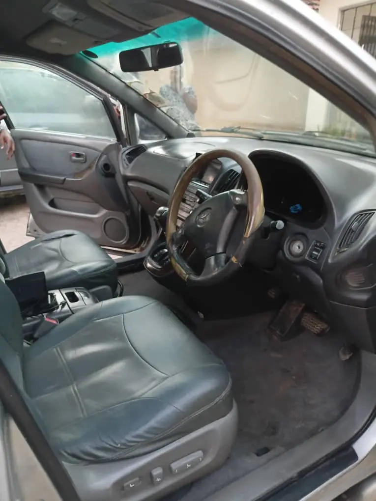 Toyota Harrier Old Model (BJU) thumbnail 6