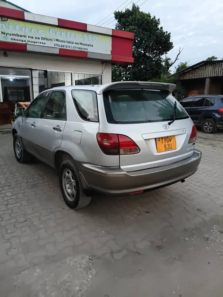 Toyota Harrier Old Model (BJU) thumbnail 7