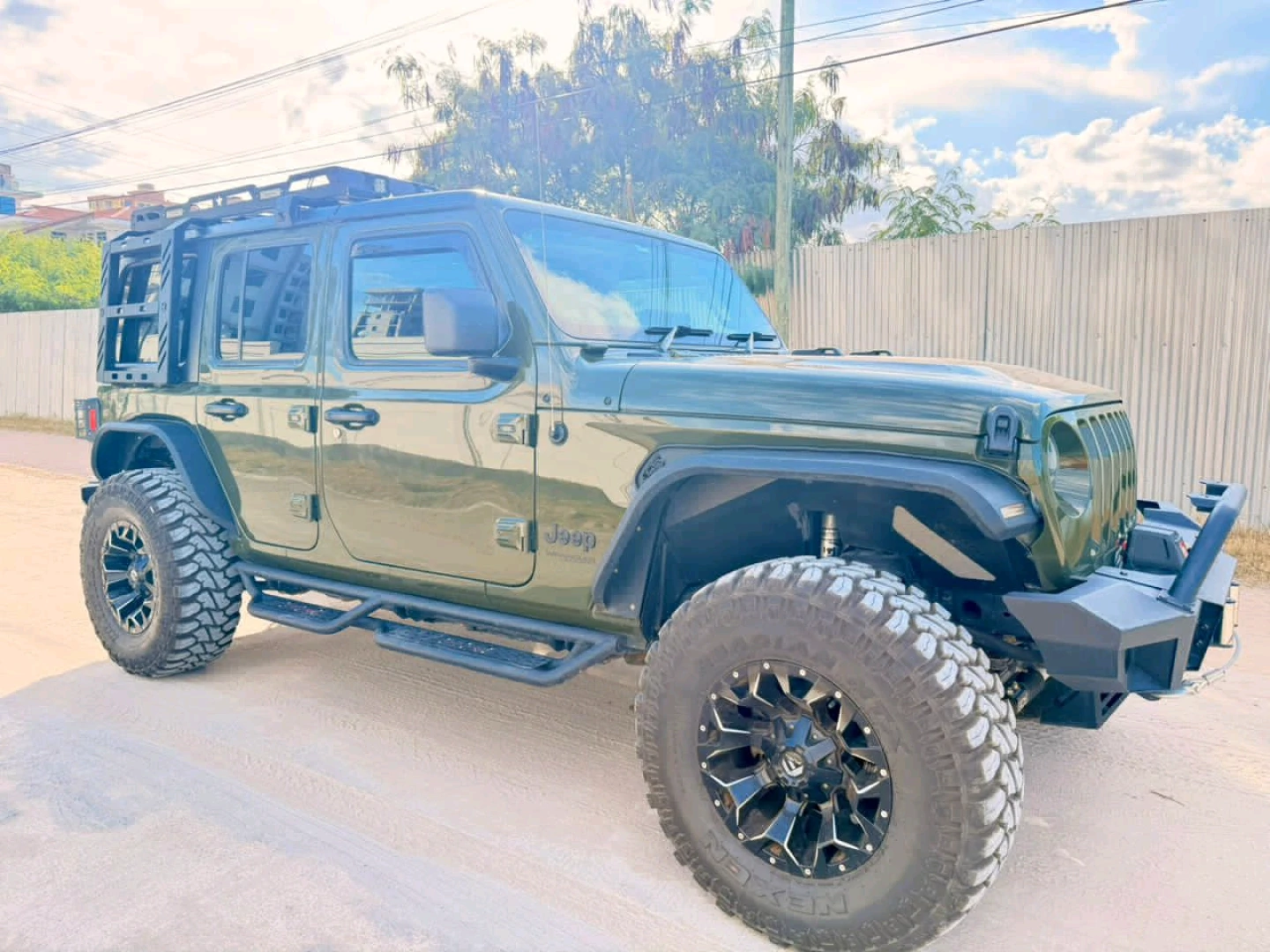 Customized 2022 Jeep Wrangler 3950cc thumbnail 2
