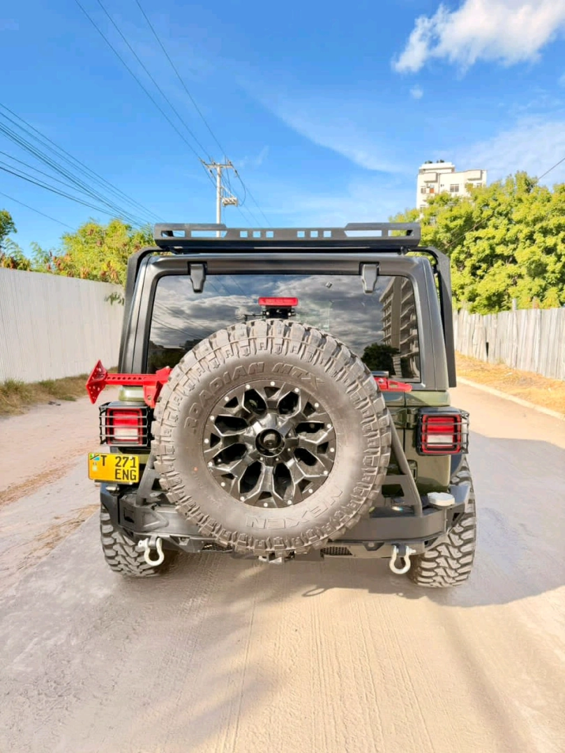 Customized 2022 Jeep Wrangler 3950cc thumbnail 8