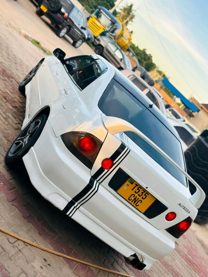 White Toyota Altezza Sedan CNC Reg for Sale thumbnail 5
