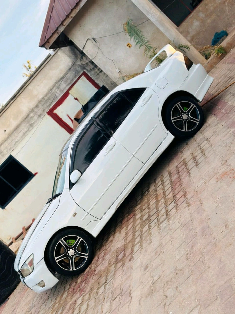 White Toyota Altezza Sedan CNC Reg for Sale thumbnail 7