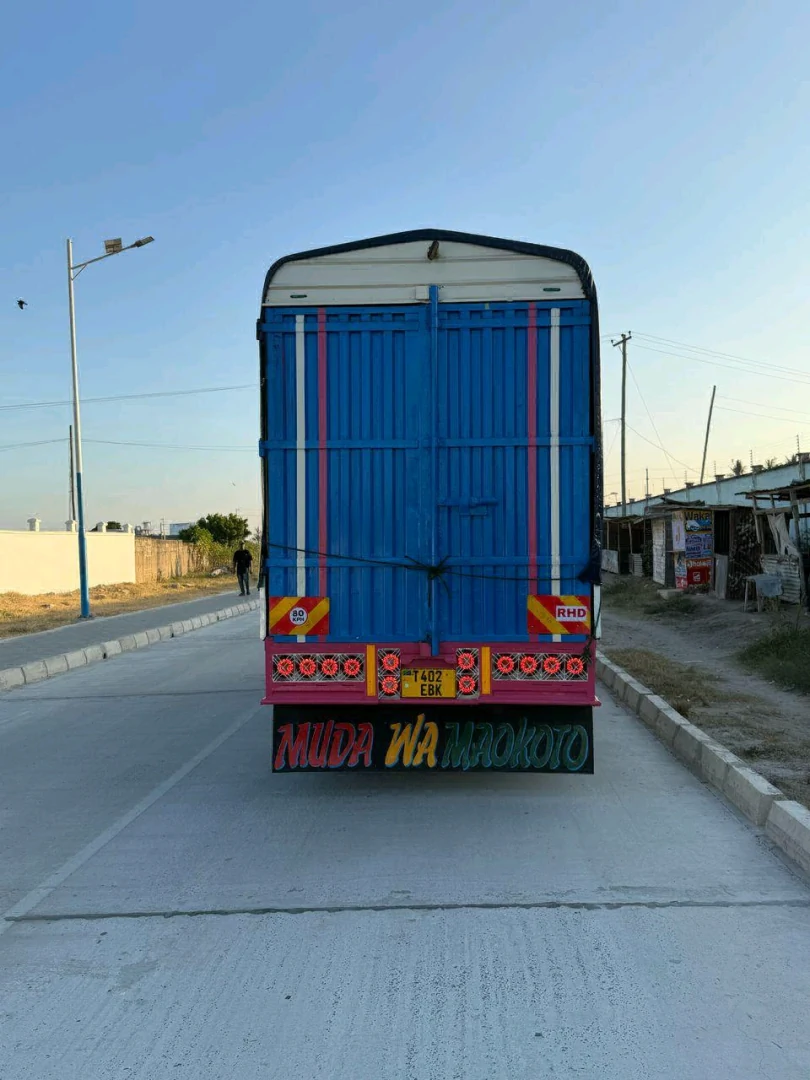 2007 Mitsubishi Canter Truck 8 Tons thumbnail 2