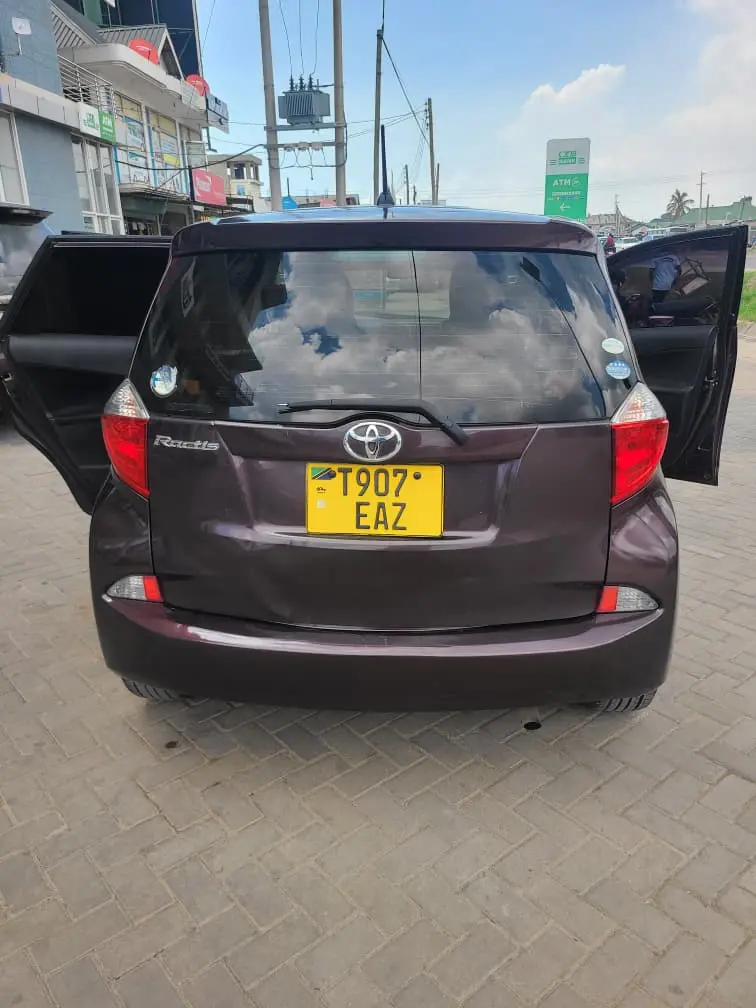 Toyota Ractis 2011 - Purple thumbnail 4