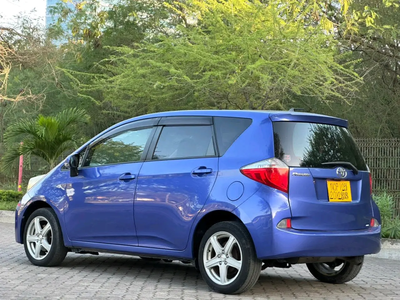 Toyota Ractis 2012 thumbnail 3