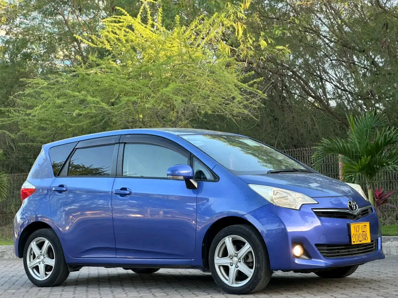 Toyota Ractis 2012 thumbnail 4