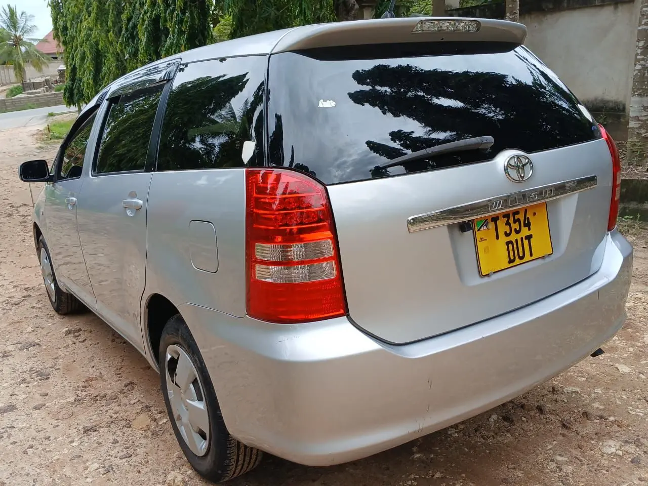 Toyota Wish 2003 Silver thumbnail 3