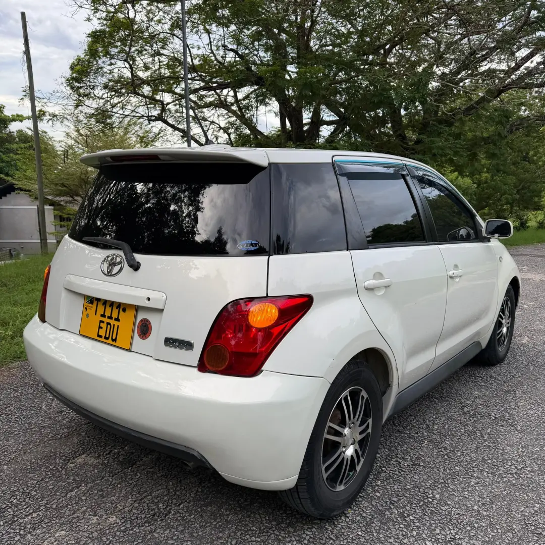 Toyota Ist 2003 - White thumbnail 4
