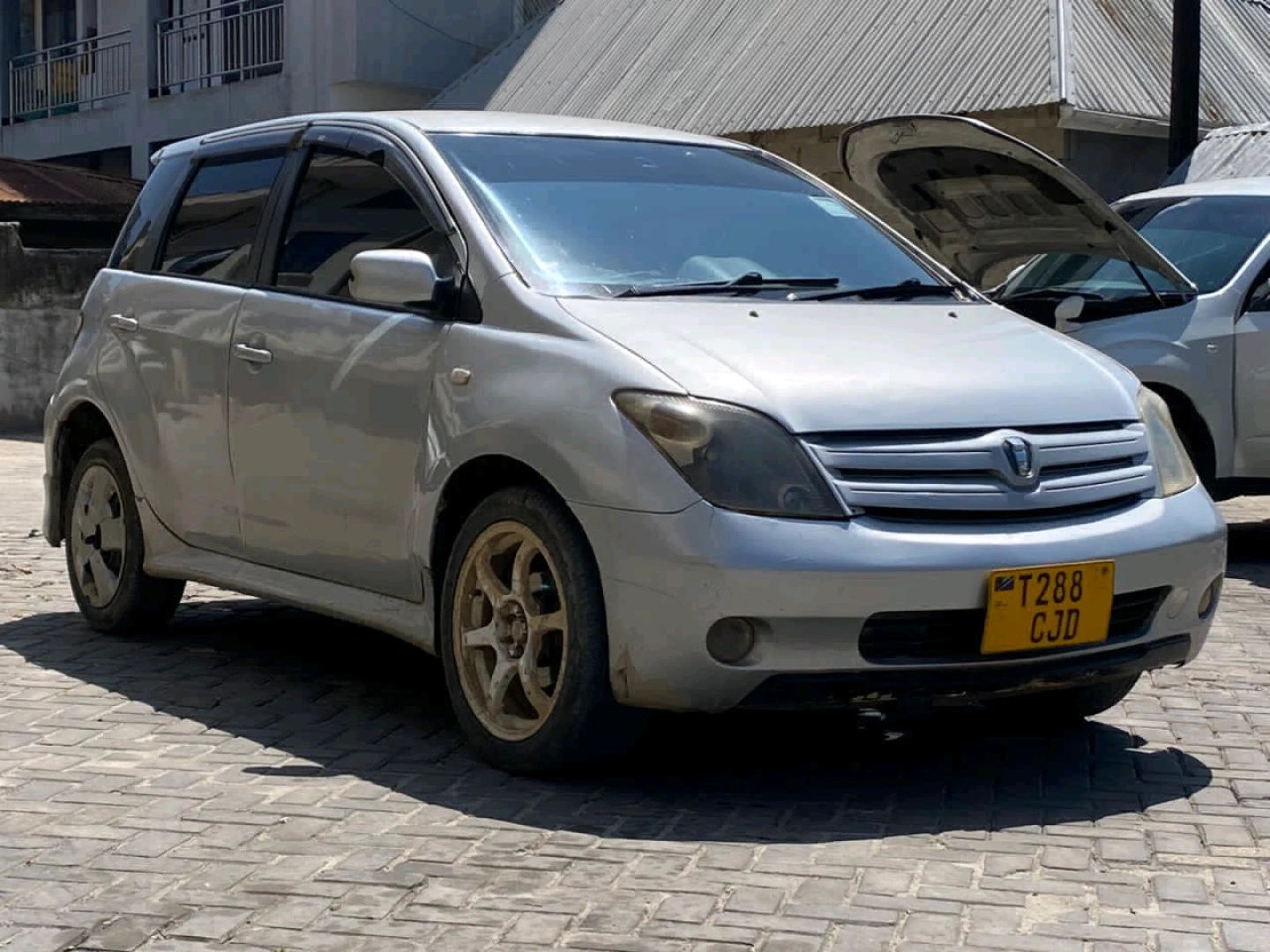 Toyota IST Hatchback 1290cc Full AC thumbnail 2